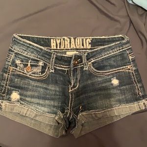 Hydraulic jean shorts